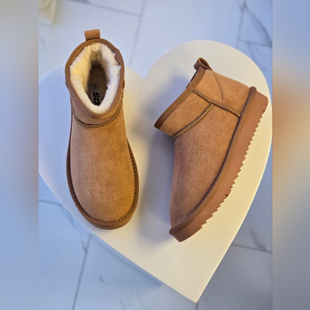 Tan cozy warm boots